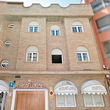 Hotel Miraflores 阿尔考本达斯 外观 照片