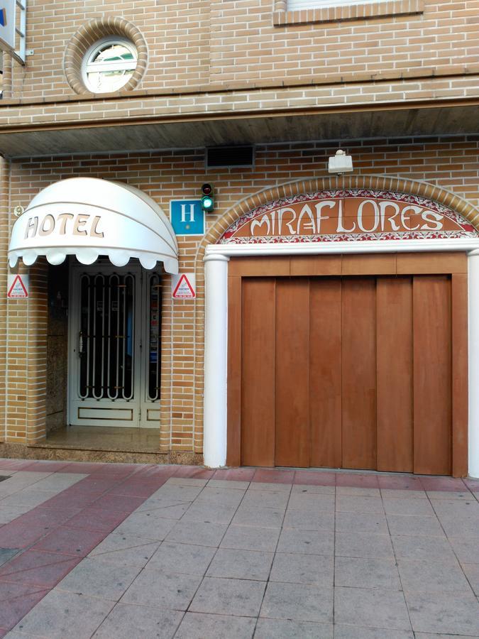 Hotel Miraflores 阿尔考本达斯 外观 照片