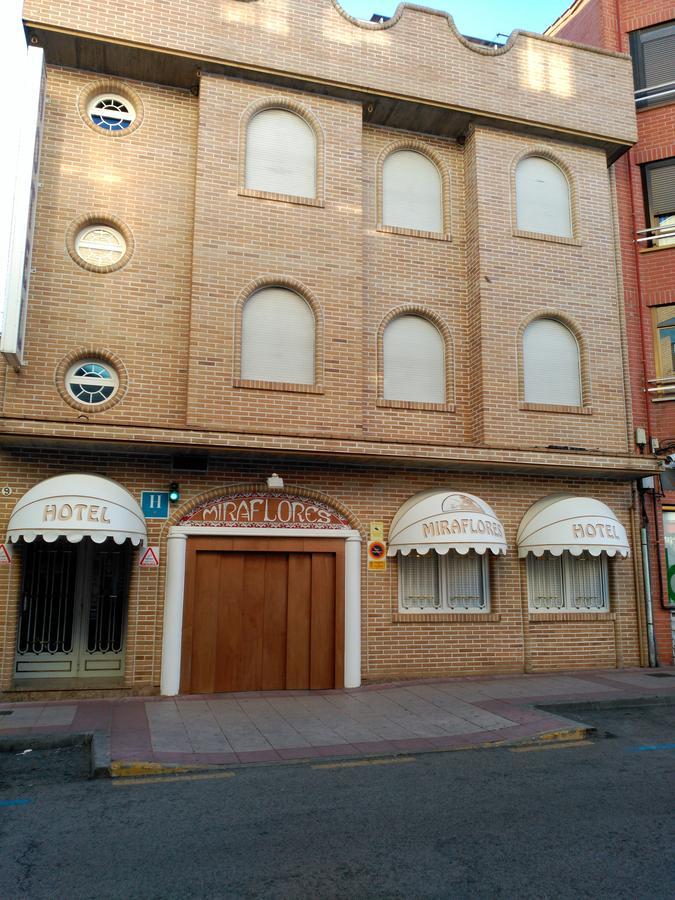 Hotel Miraflores 阿尔考本达斯 外观 照片